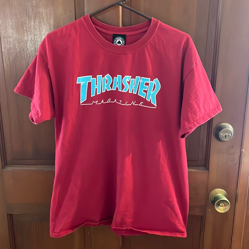 Men’s large red Thrasher short sleeve t shirt. NWOT